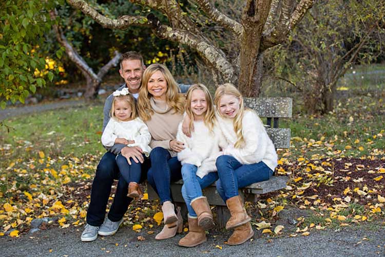Hess Mortgages Andy Hess with Family